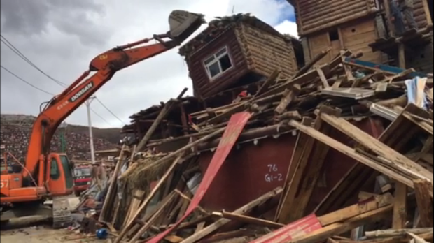 རྒྱ་ནག་གཞུང་གིས་གསེར་རྟ་བླ་རུང་ཆོས་སྒར་གཏོར་བཤིག་གཏོང་བཞིན་པ། ༢༠༡༧།༢