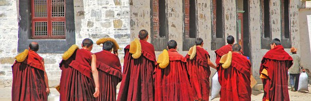 བོད་ཀྱི་ཆོས་ལུགས་ཐོག་སྔར་བས་དམ་དྲག་ཆེ་རུ་གཏོང་བཞིན་ཡོད་པའི་སྐོར་གྱི་སྙན་ཐོ། བོད་ཀྱི་ཆོས་ལུགས་ཐོག་སྔར་བས་དམ་དྲག་ཆེ་རུ་གཏོང་བཞིན་ཡོད་པའི་སྐོར་གྱི་སྙན་ཐོ།