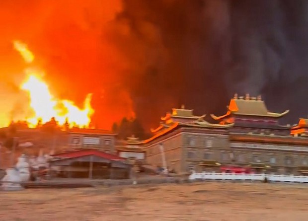 ཉག་ཆུ་ཁར་མེ་སྐྱོན་བྱུང་བའི་རྐྱེན་གྱིས་བེ་ཤའི་ཐོན་སྐྱེད་ཡོང་འབབ་ལ་ཤུགས་རྐྱེན་ཐེབས་སྲིད་པ་རེད་འདུག ཉག་ཆུ་ཁར་མེ་སྐྱོན་བྱུང་བའི་རྐྱེན་གྱིས་བེ་ཤའི་ཐོན་སྐྱེད་ཡོང་འབབ་ལ་ཤུགས་རྐྱེན་ཐེབས་སྲིད་པ་རེད་འདུག