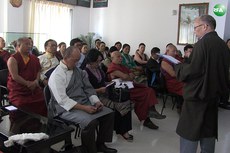 སྐབས་བཅུ་དྲུག་པའི་བོད་མི་མང་སྤྱི་འཐུས་རྣམ་པས་དམ་འབུལ་གནང་སྐབས། ༢༠༡༦།༥།༣༠