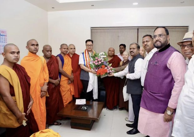 རྒྱ་གར་གཞུང་གིས་པ་ལི་སྐད་ཡིག་ལ་ངོས་འཛིན་ཆེ་མཐོང་གནང་བ་ནི། སངས་རྒྱས་ཀྱི་གསུང་རྣམས་དེང་སང་འཛམ་གླིང་ལ་དགོས་མཁོ་ཡོད་པ་དང་། དེ་ལ་གུས་བརྩི་གནང་བ་ཞིག་ཡིན་པ་ཆེད་མཁས་པ་ཚོས་ངོས་འཛིན་གནང་གི་འདུག