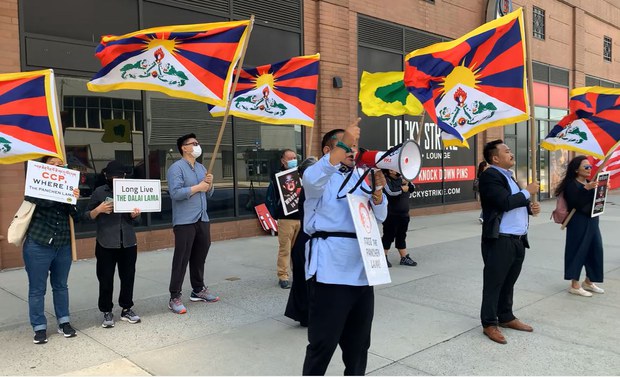 ཨ་རི་དང་ཁེ་ཎ་ཌ་བཅས་སུ་པཎ་ཆེན་རིན་པོ་ཆེ་གློད་བཀྲོལ་ཆེད་ངོ་རྒོལ་སྐད་འབོད་དང་མར་མེ་ཁྲོམ་སྐོར་གནང་འདུག
