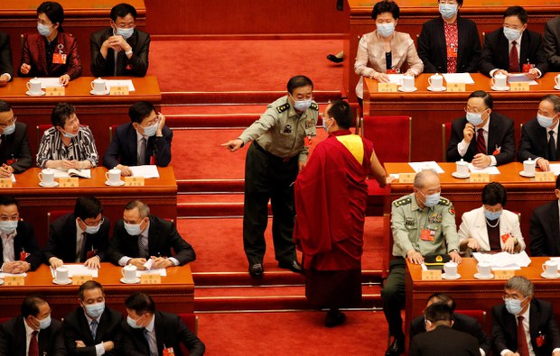 རྒྱ་ནག་གིས་བསྐོ་བཞག་བྱས་བའི་པཎ་ཆེན་རྒྱལ་མཚན་ནོར་བུ་པེ་ཅིང་གི་སྲིད་གྲོས་ཐོག ༢༠༢༠།༥།༢༧