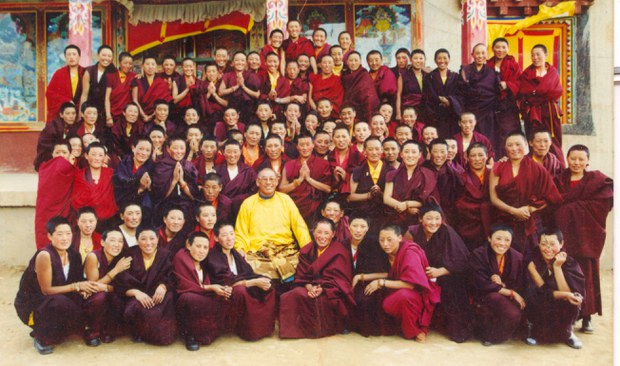སྤྲུལ་སྐུ་སྤང་རི་སྣ་རིན་པོ་ཆེ་དང་བཙུན་མ་ལྷན་བཞུགས།