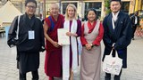 བོད་མི་མང་སྤྱི་འཐུས་སྐུ་ཚབ་ཚོགས་ཆུང་གིས་ཨེསི་ཀྲོ་ནི་ཡའི་སྲིད་བློན་དང་མཇལ་འཕྲད་དང་གལ་ཆེའི་ཚོགས་འདུ་ཐོག་མཉམ་ཞུགས་གནང་ཡོད་པ།