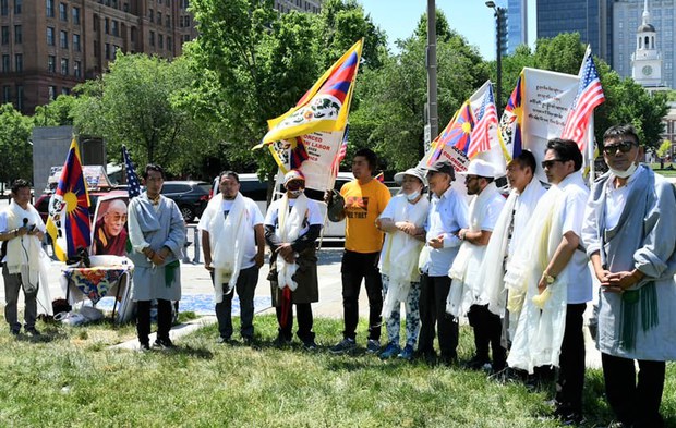 ཨ་མི་རི་ཀའི་རྒྱལ་ས་བར་བོད་རང་བཙན་ཆེད་ཞི་བའི་གོམ་བགྲོད་གནང་བཞིན་འདུག