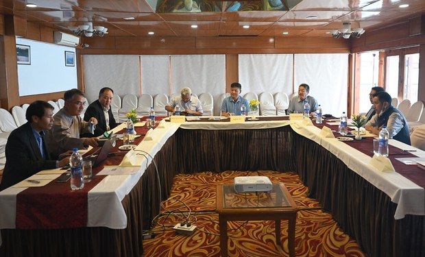 གཏན་འཇགས་ཐབས་ཇུས་འཆར་འགོད་ཚོགས་ཆུང་གི་ཚོགས་འདུ་ཐེངས་གཉིས་པའི་ཐོག་མ་འོངས་པར་བོད་རྒྱ་འབྲེལ་མོལ་ཡོང་ཆེད་གྲ་སྒྲིག་དང་དེའི་ཐོག་གོ་བསྡུར་བྱུང་འདུག