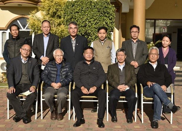 བོད་མིའི་སྒྲིག་འཛུགས་ཀྱི་གཏན་འཇགས་ཐབས་ཇུས་འཆར་འགོད་ཚོགས་ཆུང་གི་ཚོགས་འདུ་མཇུག་བསྒྲིལ་འདུག