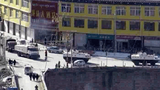 ཁམས་དཀར་མཛེས་བྲག་མགོ་རྫོང་གི་བོད་མི་རྣམས་ལ་ཉེན་རྟོག་པས་གཅར་རྡུང་།