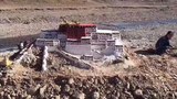 ངྷི་ཕུ་སློབ་ཆུང་གི་སློབ་མས་བཞེངས་པའི་ཕོ་བྲང་པོ་ཏ་ལའི་འདྲ་གཟུགས།