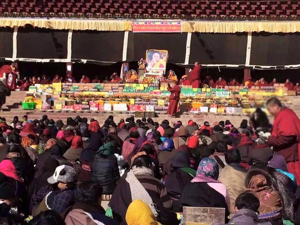 ཏྲེ་ཧོར་ལྕོག་རི་དགོན་པར་གོང་ས་མཆོག་གི་སྐུ་ཕྱྭའི་ཞབས་རིམ་རྒྱ་ཆེན་ཚོགས་སྐབས། ༢༠༡༦།༡།༢༥