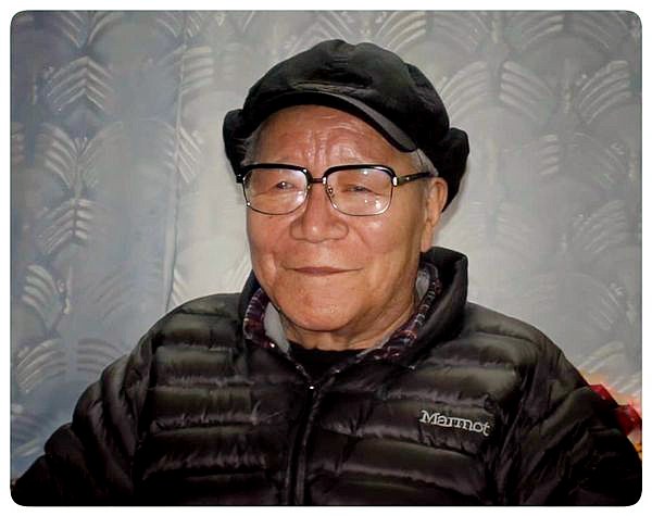 མི་ཚེ་ཧྲིལ་པོ་བོད་ཀྱི་སྐད་ཡིག་ཐོག་ལེགས་སྐྱེས་ཕུལ་མཁན་ཞིག་ལྷ་སར་མི་ཚེའི་འཕེན་པ་རྫོགས་པ། མི་ཚེ་ཧྲིལ་པོ་བོད་ཀྱི་སྐད་ཡིག་ཐོག་ལེགས་སྐྱེས་ཕུལ་མཁན་ཞིག་ལྷ་སར་མི་ཚེའི་འཕེན་པ་རྫོགས་པ།