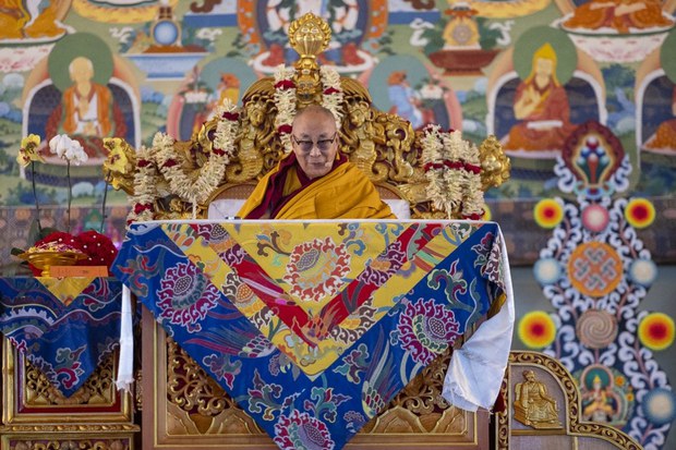 མི་གཅིག་འགྱུར་གྱི་འདུ་ཤེས་ལྡན་པའི་ཐོག་ནས་འཛམ་གླིང་ནང་ཞི་བདེ་བསྐྲུན་རྒྱུར་འོས་འགན་ཡོད་ཅེས་བཀའ་བསྩལ་བ།