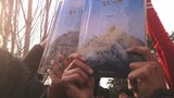 ༢༠༡༢ལོར་རྨ་ལྷོ་རེབ་གོང་ཕྱོགས་སུ་སློབ་མ་ཚོས་སྐད་ཡིག་རང་དབང་གི་ངོ་རྒོལ་བྱས་བའི་སྐབས།
