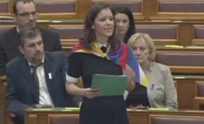 ཧང་གཱ་རིའི་གྲོས་ཚོགས་འཐུས་མི་(Bernadett Szel) ༢༠༡༧།༡༡།༢༧