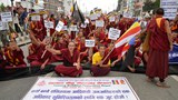 བལ་ཡུལ་གྱི་ནང་བའི་ཚོགས་སྡེ་ཁག་མང་པོས་བལ་ཡུལ་གྱི་རྩ་ཁྲིམས་གསར་བའི་ནང་དོན་ལ་ངོ་རྒོལ་གནང་སྐབས། ༢༠༡༥།༨།༡༥