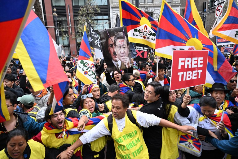 protest xijinping.jpg