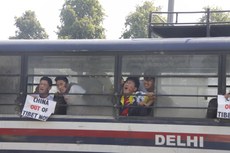 ལྡི་ལིར་གསུམ་བཅུའི་དུས་དྲན་གྱི་ལས་འགུལ་སྐབས། ༢༠༡༥།༣།༡༠
