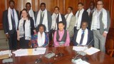 ལྷོ་ཨ་ཧྥེ་རི་ཀའི་ནང་བོད་དོན་ངོ་སྤྲོད་ཀྱི་ལྷན་ཚོགས་སྐབས་གྲོས་ཚོགས་ཀྱི་འཐུས་མི་ཁག་གཅིག་ལྷན། ༢༠༡༤།༡༠།༣༠