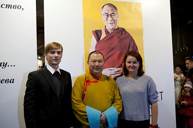 རུ་སོག་སྐུ་ཚབ་དོན་གཅོད་མཆོག་གིས་ཡུཀ་རེན་ནང་༧གོང་ས་མཆོག་གི་ཐུགས་བསྐྱེད་དམ་བཅའ་གསུམ་གྱི་ཐོག་གསུང་བཤད་གནང་སྐབས། ༢༠༡༦།༡༡།༢ རུ་སོག་སྐུ་ཚབ་དོན་གཅོད་མཆོག་གིས་ཡུཀ་རེན་ནང་༧གོང་ས་མཆོག་གི་ཐུགས་བསྐྱེད་དམ་བཅའ་གསུམ་གྱི་ཐོག་གསུང་བཤད་གནང་སྐབས། ༢༠༡༦།༡༡།༢