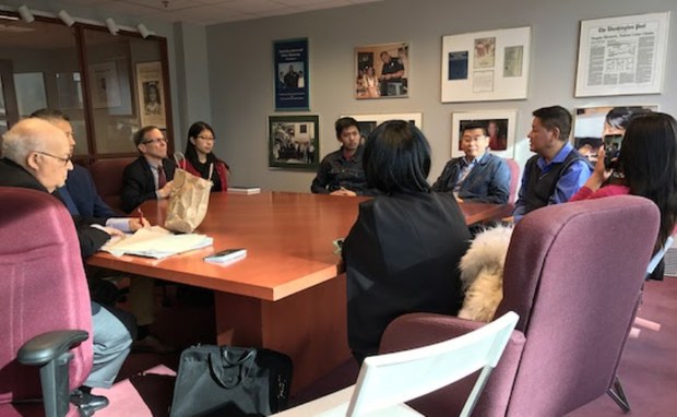 སྐུ་ཚབ་དོན་གཅོད་སྤེན་པ་ཚེ་རིང་ལཊ་ཀྱིས་རྒྱ་ནག་སྤྱི་དམངས་སྟོབས་ཤུཊ་ཟེར་བའི་སྒྲིག་འཛུཊ་ཀྱི་ཚོཊ་མི་དང་མཇལ་མོལ་གནང་སྐབས། ༢༠༡༦།༡༢།༢ སྐུ་ཚབ་དོན་གཅོད་སྤེན་པ་ཚེ་རིང་ལཊ་ཀྱིས་རྒྱ་ནག་སྤྱི་དམངས་སྟོབས་ཤུཊ་ཟེར་བའི་སྒྲིག་འཛུཊ་ཀྱི་ཚོཊ་མི་དང་མཇལ་མོལ་གནང་སྐབས། ༢༠༡༦།༡༢།༢