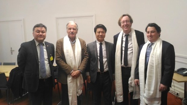 སྦར་སེལ་སྐུ་ཚབ་དོན་གཅོད་བཀྲ་ཤིས་ཕུན་ཚོགས་མཆོག་ཧྥ་རན་སིའི་གྲོས་ཚོཊ་འཐུས་མི་དང་མཇལ་སྐབས། ༢༠༡༧།༡།༢༣ སྦར་སེལ་སྐུ་ཚབ་དོན་གཅོད་བཀྲ་ཤིས་ཕུན་ཚོགས་མཆོག་ཧྥ་རན་སིའི་གྲོས་ཚོཊ་འཐུས་མི་དང་མཇལ་སྐབས། ༢༠༡༧།༡།༢༣