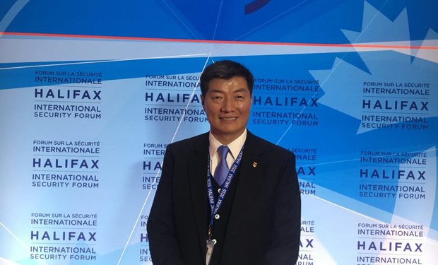 བོད་མིའི་སྒྲིག་འཛུགས་ཀྱི་སྲིད་སྐྱོང་བློ་བཟང་སེངྒེ་མཆོག 