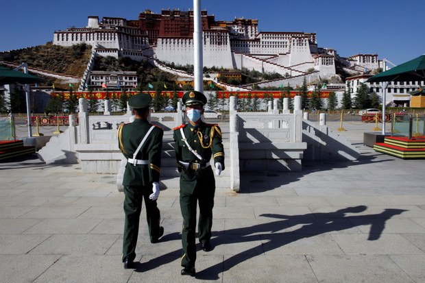 དམར་ཤོག་ཚོགས་ཆེན་དང་འབྲེལ་བོད་མི་ཚོར་འདུ་འཛོམས་དང་ཆོས་ལུགས་ཀྱི་བྱེད་སྒོ་སྤེལ་མི་ཆོག་པའི་བཀོད་ཁྱབ་གཏོང་བཞིན་འདུག དམར་ཤོག་ཚོགས་ཆེན་དང་འབྲེལ་བོད་མི་ཚོར་འདུ་འཛོམས་དང་ཆོས་ལུགས་ཀྱི་བྱེད་སྒོ་སྤེལ་མི་ཆོག་པའི་བཀོད་ཁྱབ་གཏོང་བཞིན་འདུག