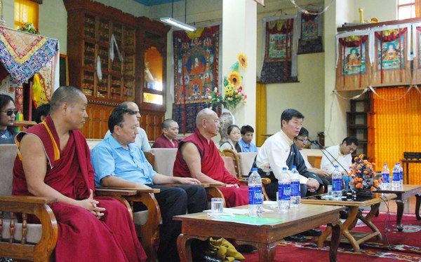 སྲིད་སྐྱོང་མཆོག་ས་རཱ་མཐོ་སློབ་དབུ་བརྙེས་བའི་མཛད་སྒོར་ཕེབས་པ། ༢༠༡༢ སྲིད་སྐྱོང་མཆོག་ས་རཱ་མཐོ་སློབ་དབུ་བརྙེས་བའི་མཛད་སྒོར་ཕེབས་པ། ༢༠༡༢