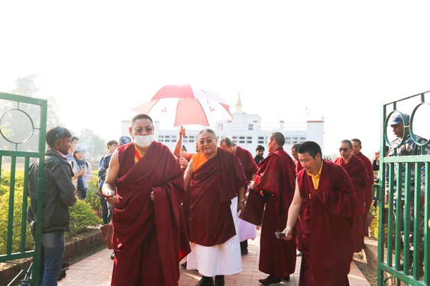དཔལ་ས་སྐྱའི་འཇིག་རྟེན་ཞི་བདེའི་སྨོན་ལམ་ཆེན་མོ་ཚོཊ་སྐབས། ༢༠༡༦།༡༢།༣༠