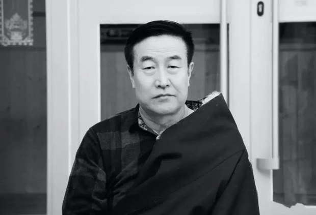 བོད་རིག་པའི་མཁས་དབང་དང་སློབ་དཔོན་ཆེན་མོ་སངས་རྒྱས་ལགས་དགུང་ལོ་༧༡སྟེང་སྐུ་གཤེགས་ཡོད་འདུག