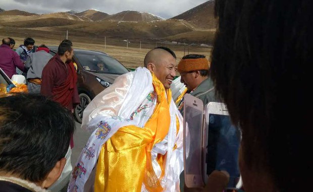 སེང་སྒྲ་ལས་བཙོན་ནས་ཕ་ཡུལ་དུ་འབྱོར་བར་ཕེབས་བསུ། ༢༠༡༦།༡༠།༡༩