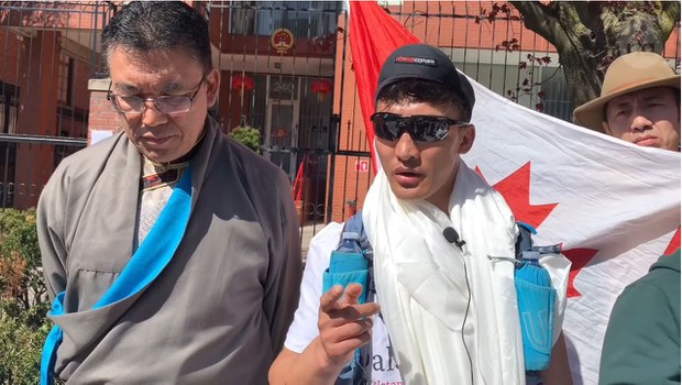 བོད་དོན་ལས་འགུལ་བ་སངས་རྒྱས་སྐྱབས་ལགས་ཀྱིས་མུ་མཐུད་དུ་བོད་དོན་རྐང་འཁོར་སྐོར་བསྐྱོད་གནང་བཞིན་འདུག
