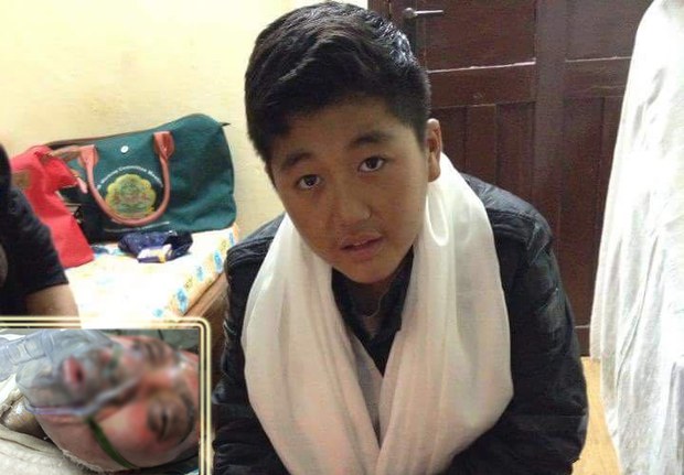 རང་ལུས་མེར་བསྲེགས་གནས་མཁན་སློབ་ཕྲུག་རྡོ་རྗེ་ཚེ་རིང་གི་ཉེ་པར་དང་སྨན་ཁང་ནང་གི་པར། ༢༠༡༦