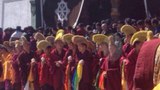 རྩེ་ཁོག་ནས་རང་ལུས་མེར་བསྲེཊ་བཏང་མཁན་འཇིཊ་མེད་བསྟན་འཛིན་དེ་སྔོན་རི་བོ་དགོན་པར་བཞུགས་སྐབས། 