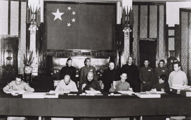ཆིངས་ཡིག་དོན་ཚན་བཅུ་བདུན་ཟེར་བར་མིང་རྟགས་བཀོད་བཅུག་པ་ནས་བཟུང་རྒྱ་ནག་གིས་བོད་ལ་མགོ་སྐོར་བཏང་ཡོད་ལུགས་དཔྱད་ཞིབ་བྱས་འདུག ཆིངས་ཡིག་དོན་ཚན་བཅུ་བདུན་ཟེར་བར་མིང་རྟགས་བཀོད་བཅུག་པ་ནས་བཟུང་རྒྱ་ནག་གིས་བོད་ལ་མགོ་སྐོར་བཏང་ཡོད་ལུགས་དཔྱད་ཞིབ་བྱས་འདུག