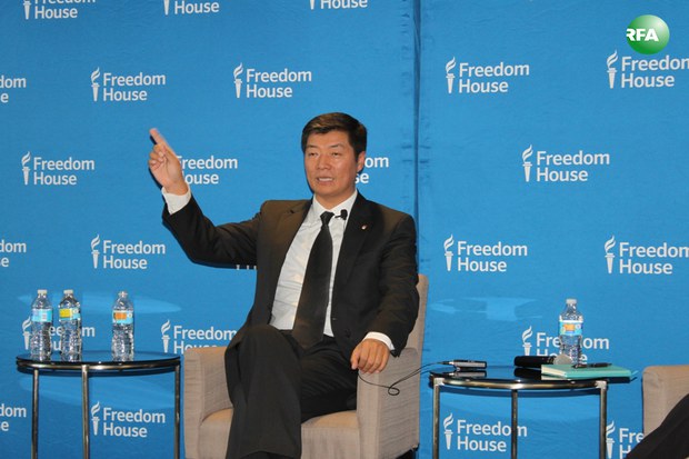 སྲིད་སྐྱོང་མཆོག་གིས་རང་དབང་ཁང་པར་གཏམ་བཤད་གནང་བཞིན་པ། ༢༠༡༦།༢།༡༡