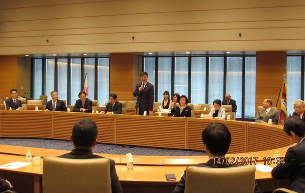 སྲིད་སྐྱོང་མཆོག་གིས་ཉི་ཧོང་གྲོས་ཚོགས་ནང་གཏམ་བཤད་གནང་སྐབས། ༢༠༡༧།༢།༡༤