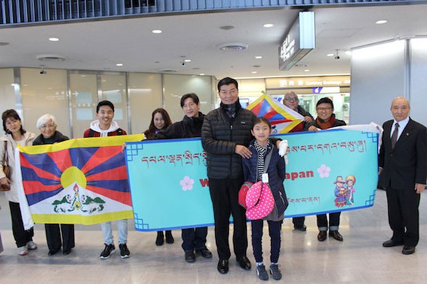 སྲིད་སྐྱོང་མཆོག་ཉི་ཧོང་དུ་ཕེབས་འབྱོར་བྱུང་བ། སྲིད་སྐྱོང་མཆོག་ཉི་ཧོང་དུ་ཕེབས་འབྱོར་བྱུང་བ།