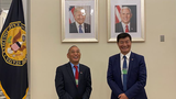 སྲིད་སྐྱོང་མཆོག་ཨ་རིའི་ཕོ་བྲང་དཀར་པོའི་ནང་གཞུང་གི་དཔོན་རིགས་དང་མཇལ་འཕྲད་ཐོག་མ།