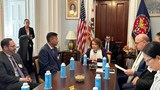 སྲིད་སྐྱོང་མཆོག་གིས་སྣེ་ཁྲིད་པའི་བོད་མིའི་སྐུ་ཚབ་ཀྱིས་ཨ་རིའི་གྲོས་ཚོགས་ཀྱི་ཚོགས་གཙོ་ཟུར་པ་དང་མཇལ་མོལ་གནང་འདུག