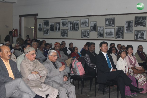 སྲིད་སྐྱོང་མཆོག་གིས་ཨ་ཅའ་ར་ཀིར་པ་ལྭ་ནི་མཆོག་གི་རྗེས་དྲན་ཐོག་ཕེབས་སྐབས། ༢༠༡༦།༡།༧