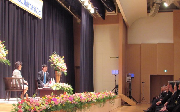 སྲིད་སྐྱོང་མཆོག་གིས་ཉི་ཧོང་གི་Chibaགཙུག་ལག་སློབ་གྲྭར་གཏམ་བཤད། ༢༠༡༦།༡།༡༡