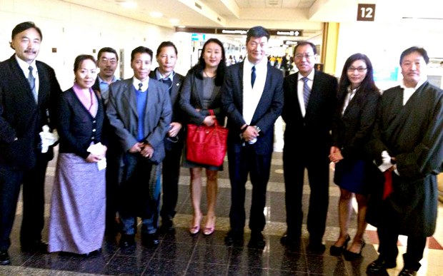 སྲིད་སྐྱོང་མཆོག་ཨ་རིར་ཕེབས་པ། སྲིད་སྐྱོང་མཆོག་ཨ་རིར་ཕེབས་པ།