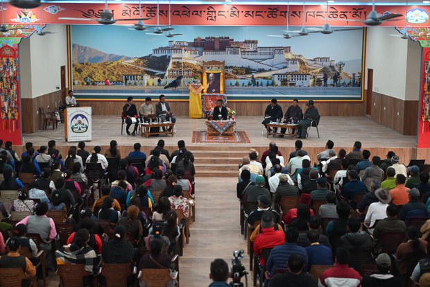 སྲིད་སྐྱོང་མཆོག་གིས་བོད་མི་ཚོས་རྒྱ་གར་གཞུང་དང་མི་མང་གཉིས་ཀྱི་བཀའ་དྲིན་དྲན་པའི་ཐོག་ས་གནས་ཡུལ་མི་དང་མཐུན་ལམ་གནང་གལ་ཆེ་བ་ཡིན་ཞེས་གསུངས།