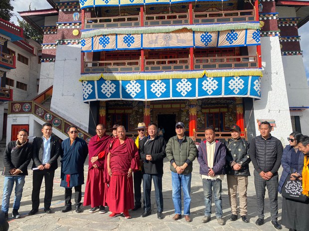 སྲིད་སྐྱོང་སྤེན་པ་ཚེ་རིང་ལགས་གིས་ཨ་རུ་ཎཱ་ཅལ་བོད་དོན་རྒྱབ་སྐྱོར་བ་དང་མཇལ་མོལ། སྲིད་སྐྱོང་སྤེན་པ་ཚེ་རིང་ལགས་གིས་ཨ་རུ་ཎཱ་ཅལ་བོད་དོན་རྒྱབ་སྐྱོར་བ་དང་མཇལ་མོལ།