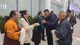 སྲིད་སྐྱོང་མཆོག་ཁེ་ཎ་ཌ་དང་ཨ་རི་གཉིས་ནང་གཞུང་འབྲེལ་འཚམས་གཟིགས་ཆེད་ཁེ་ཎ་ཌར་ཕེབས་འབྱོར་བྱུང་འདུག