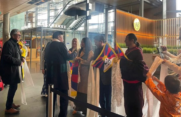 སྲིད་སྐྱོང་མཆོག་གིས་ནོར་ཝེ་ནང་གཞུང་འབྲེལ་འཚམས་གཟིགས་གནང་བཞིན་འདུག