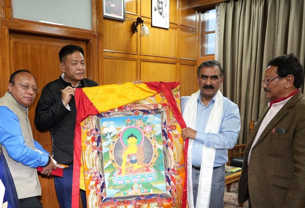 སྲིད་སྐྱོང་མཆོག་དང་ཧི་མཱ་ཅལ་མངའ་སྡེའི་སྤྱི་ཁྱབ་བློན་ཆེན་རྣམ་གཉིས་མཇལ་མོལ་གནང་འདུག སྲིད་སྐྱོང་མཆོག་དང་ཧི་མཱ་ཅལ་མངའ་སྡེའི་སྤྱི་ཁྱབ་བློན་ཆེན་རྣམ་གཉིས་མཇལ་མོལ་གནང་འདུག