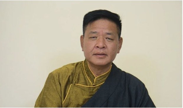 ཨུ་རུ་སུའི་གྲོས་ཚོགས་འཐུས་མི་དང་བོད་ཀྱི་གྲོགས་པོ་ཚོགས་པ་སོགས་ཀྱིས་སྲིད་སྐྱོང་མཆོག་ལ་འཚམས་འདྲི་གནང་འདུག